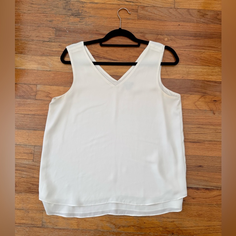 Ann Taylor Cream V-Neck Sleeveless Top